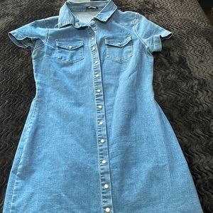 New….Denim Blue Wash button down dress.upper pockets. Has faux pearl buttons